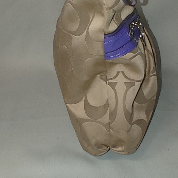 Coach - Picture 2 of 8